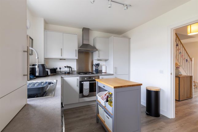 36, Clunie Way, Perth photo 3