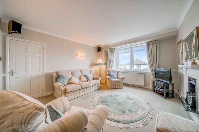77 Beechlands Drive, Glasgow photo 2
