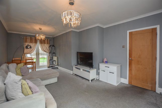 3, Pondfield Lane, Brentwood photo 4