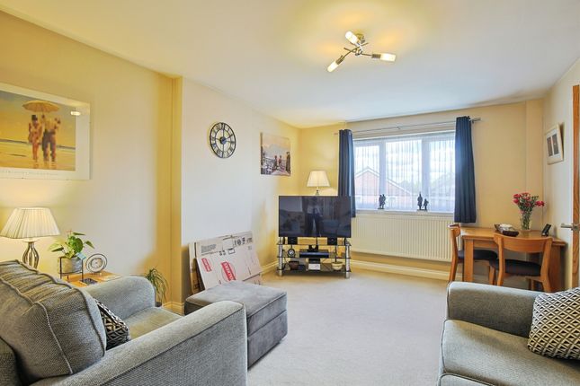 25, Gedge Close, Bury St. Edmunds photo 3