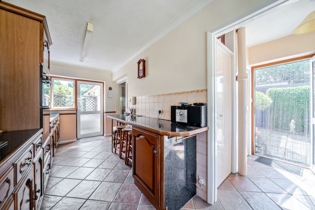 86, Upper Brighton Road, Lancing photo 3