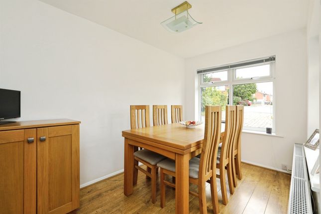 43, Edinburgh Drive, SHEFFIELD photo 3