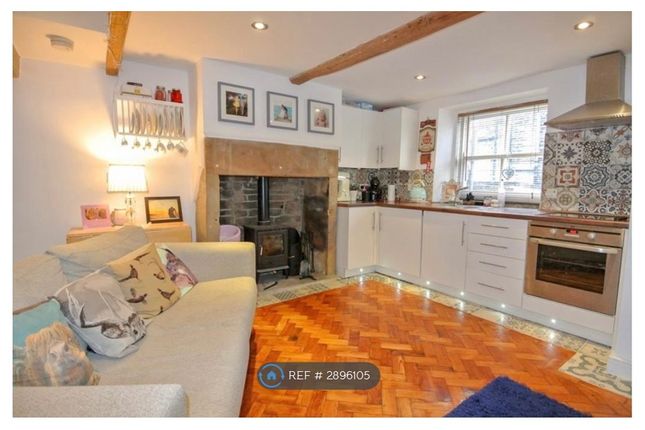 3-bed house on Paris, Scholes, Holmfirth, £850/mo
