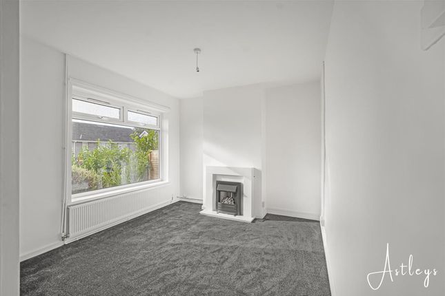69, Woodside Crescent, Swansea photo 2