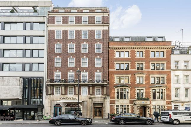 Thumbnail Flat to rent in Curzon Street, London