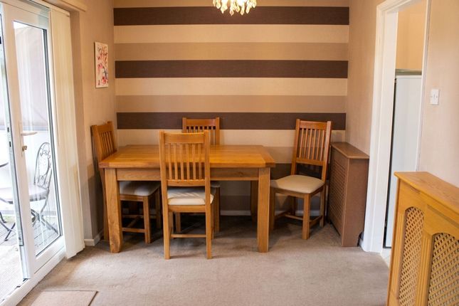 13 Highfield Grove, Brigg photo 4