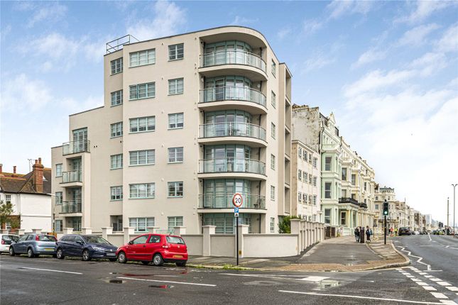 Flat for sale in Vallance Gardens, Hove, East Sussex