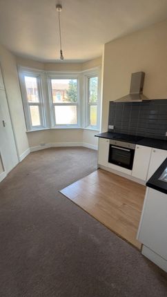 Flat 1, 62, Sedlescombe road, St Leonards-On-Sea photo 3