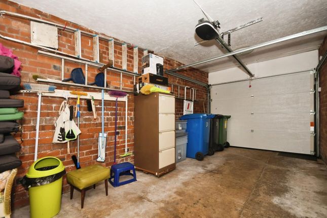 Garage.Jpg