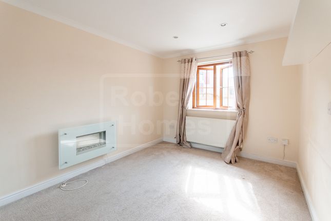 3 Astoria Place, Swansea photo 2