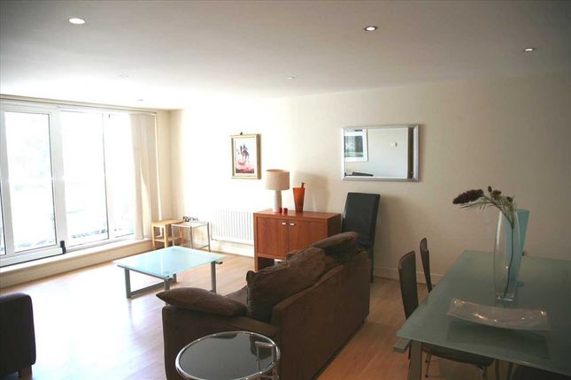 Flat to rent in Tradewinds, Wards Wharf Approach, London
