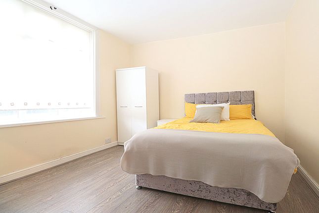 Room 1 1 Victoria Road, Bedford photo 4