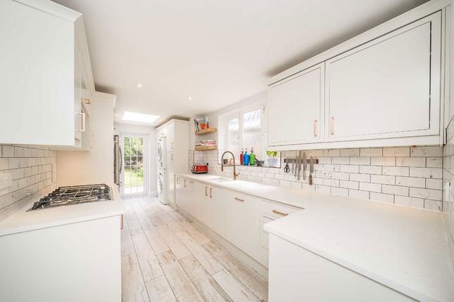 34, Gibsons Hill, London photo 4