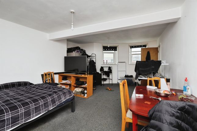 Flat 3, 221, Terminus Road, Eastbourne photo 4