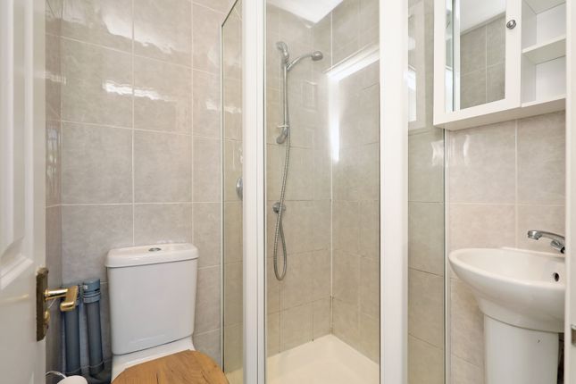 Flat to rent in Amyand Park Road, St Margarets, Twickenham