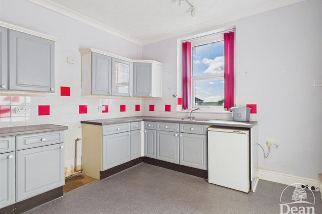 94, High Street, Cinderford photo 3