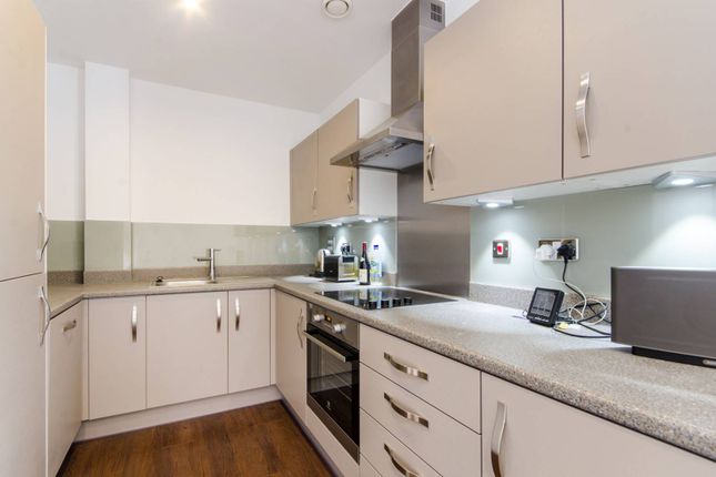 Flat to rent in Old Devonshire Road, Balham, London