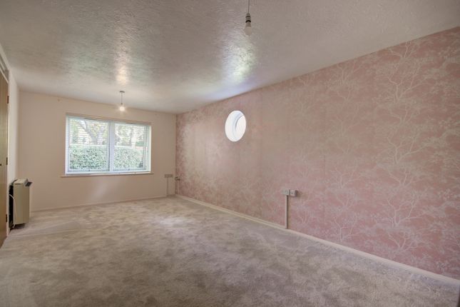 51 Beken Court, First Avenue, Watford photo 3