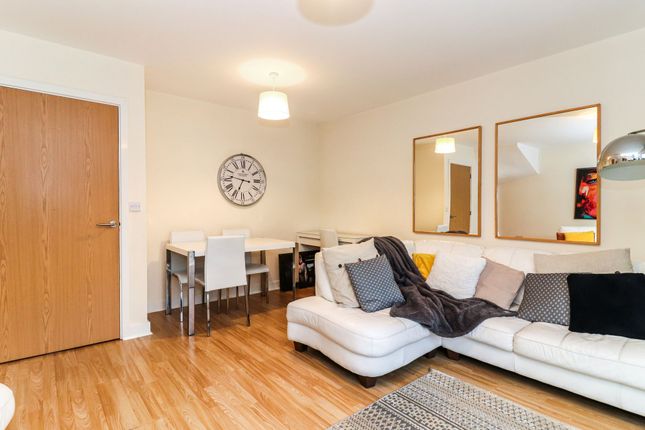 10 Frances Mews, Hemel Hempstead photo 4