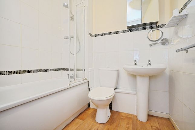 7, Blythfield, Staffordshire photo 4
