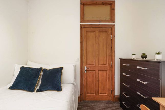 Room to rent in Randolph Avenue, London