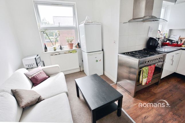 Hinton Road, Uxbridge photo 5