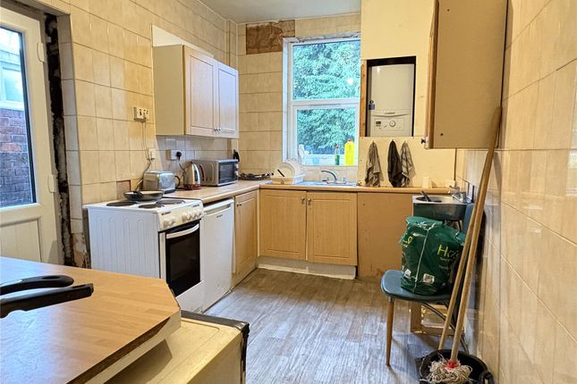 198, Abbey Hills Road, Greater Manchester photo 4