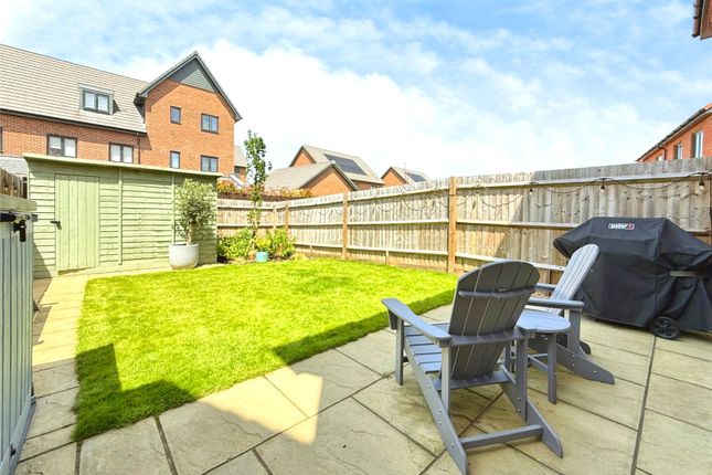 6, Dentons Walk, Berkshire photo 2