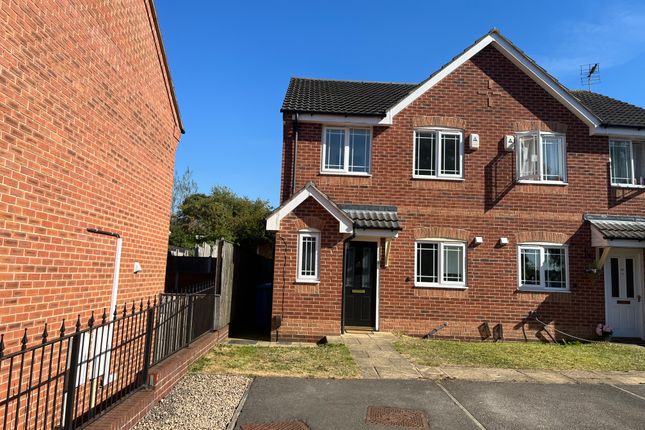 Thumbnail Semi-detached house to rent in Mulberry Close, Mansfield, Nottinghamshire