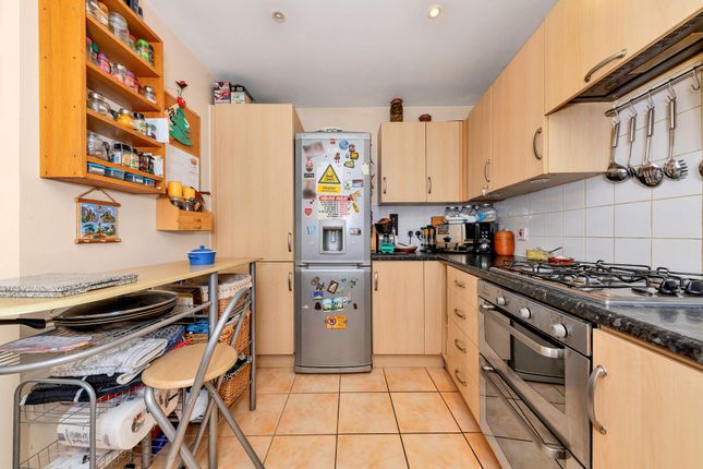 Town house for sale in Newingham Crescent, Cambridge