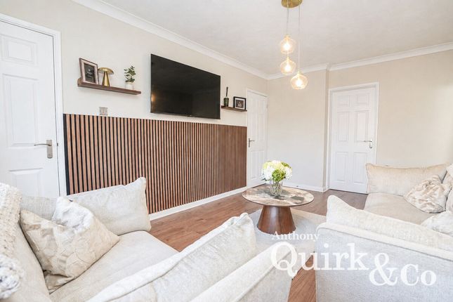 25, Wittem Road, Canvey Island photo 3