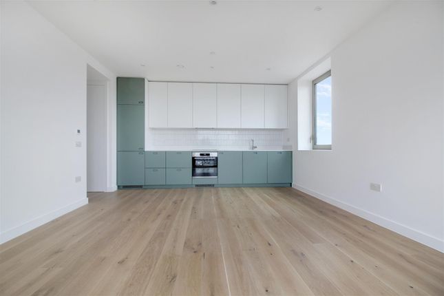 Flat to rent in Station Road, Tottenham Hale, London