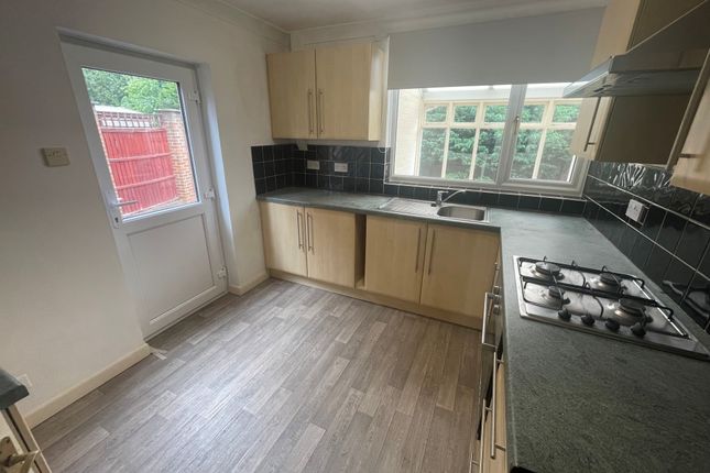 69, Nottingham photo 2