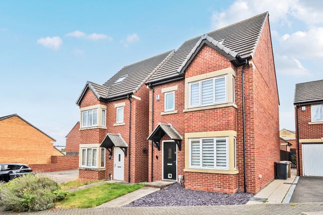 4-bed house on 33, Round Hill Road, West Yorkshire, £375,000