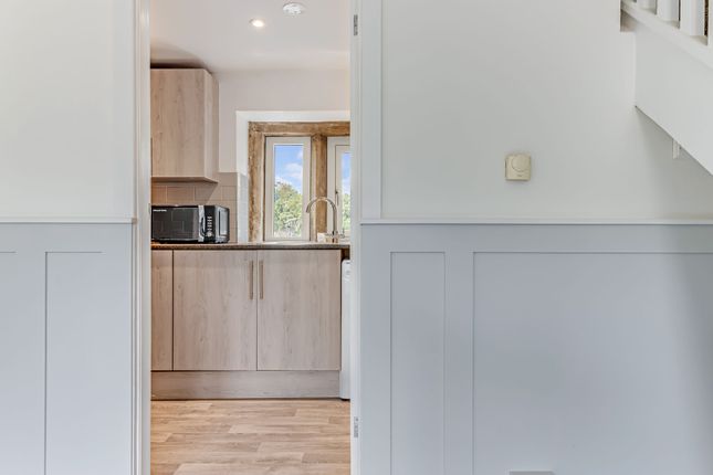 5 Laburnum Place, Bradford photo 4