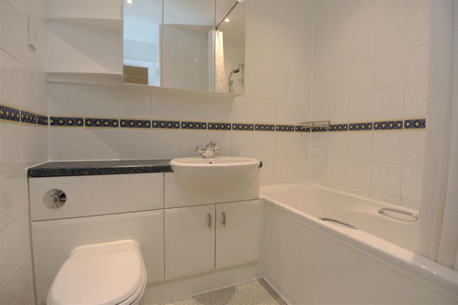 Bathroom.Jpg