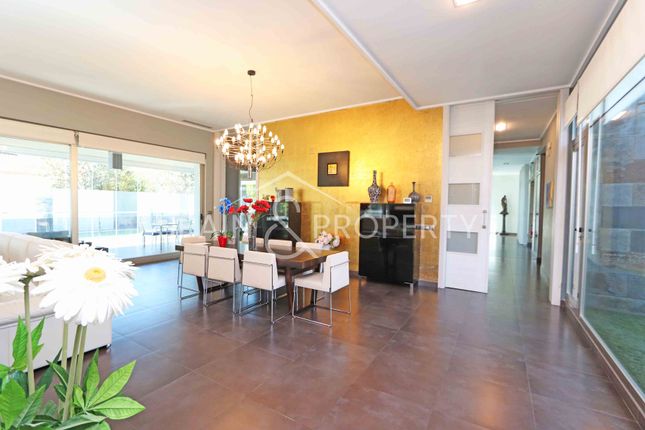 Villa for sale in Montserrat, Valencia (Province), Valencia, Spain