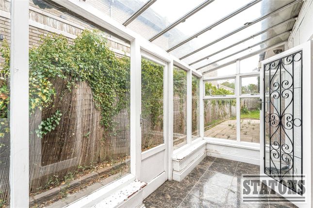 18, Parkgate Avenue, Hadley Wood photo 4