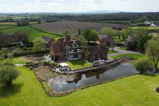 Thumbnail Country house for sale in Dormston Lane, Dormston, Worcestershire
