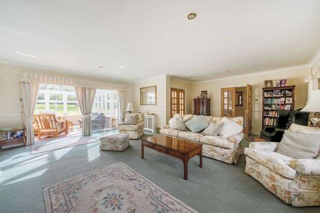 Willow House,, Pine Walk, East Horsley photo 3