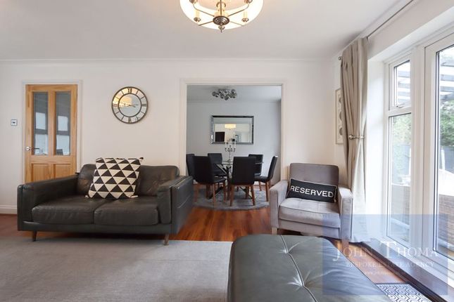 8, Emmaus Way, Chigwell photo 2