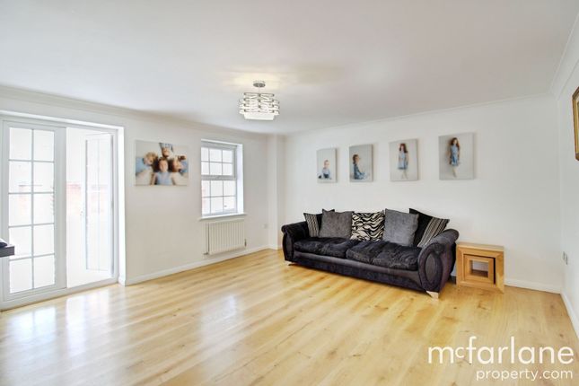 59 Muirfield, Swindon photo 3