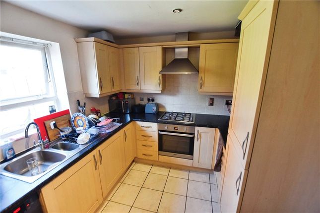 68, Cavell Drive, Hertfordshire photo 2