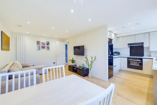 Thumbnail Flat for sale in Mildred Avenue, Watford