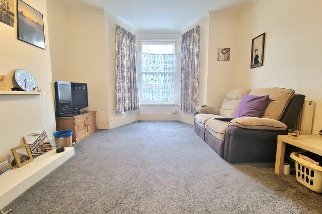 Flat to rent in St. Pauls Road, Margate