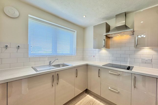 21 Beck Lodge, Botley Road, Southampton photo 4