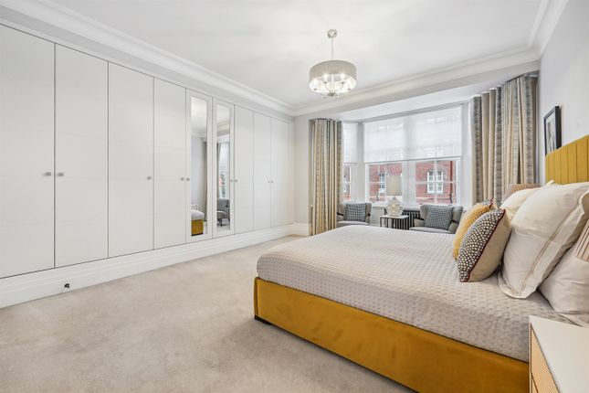 Flat to rent in Flat 4, 35-37 Grosvenor Square, London