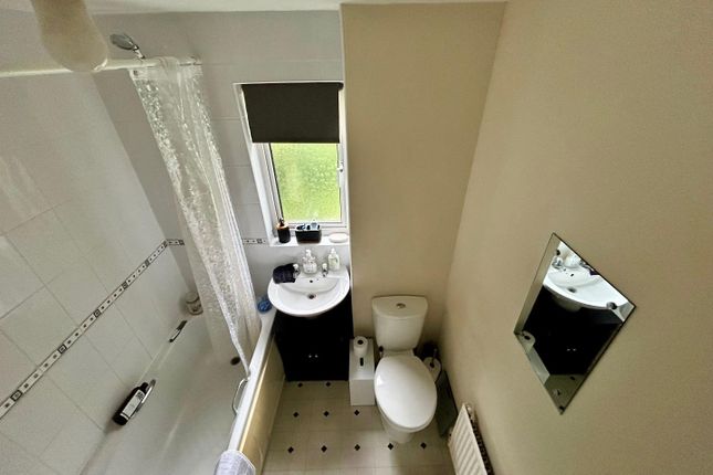24, Partridge Close, Swindon photo 5