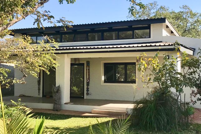 Thumbnail Bungalow for sale in Vf04, Old Aerodrome, Zimbabwe