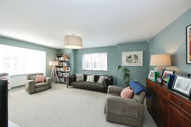 10, Willow Drive, Worksop photo 4